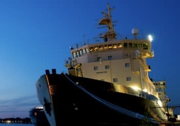 arti mimpi naik kapal laut